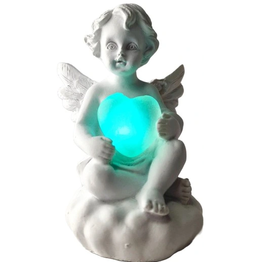 MAGISK ENGLESTATUE MED LED-LYSENDE HJERTE - ROMANTISK SKIFTENDE FARGER - EKSKLUSIV 11X7CM SAMLEROBJEKT