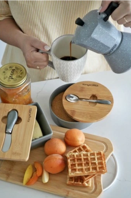 NATURLIG ELEGANSE: POSRSELEN BEHOLDER MED BAMBUSLOKK OG SKJE - IDEELL FOR SUKKER, SALT OG KAFFE