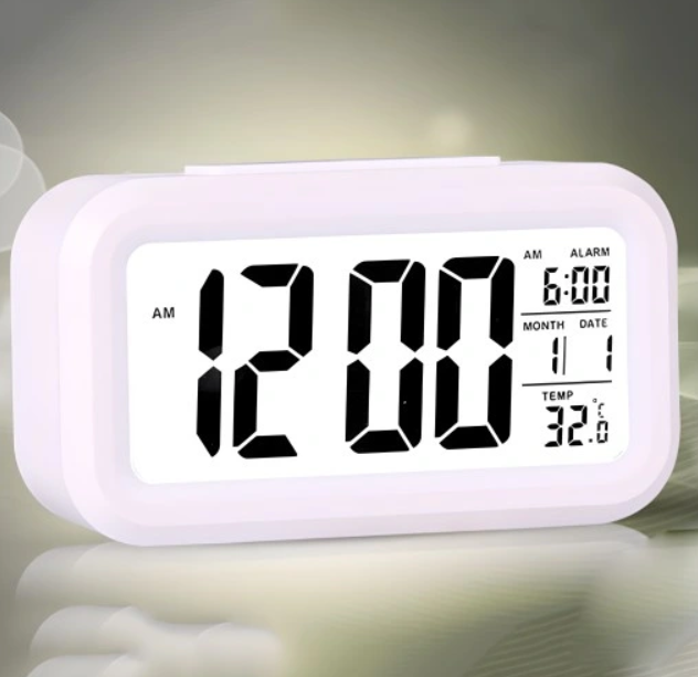 DIGI TIME: MODERNE LED DIGITAL ALARMKLOKKE I SLANKT 13,6X7,7CM DESIGN