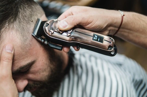 BARBER USB TRÅDLØS HÅRTRIMMER HODESKALLE MOTIV